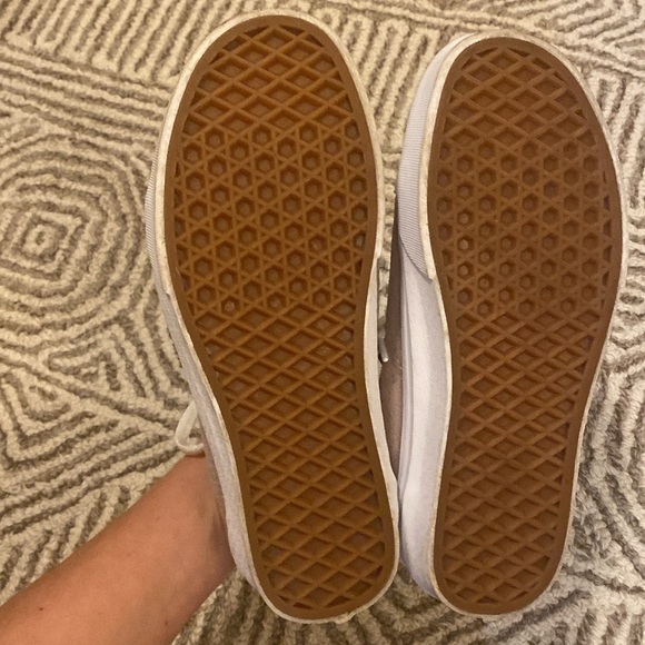 Vans - Picture 2 of 7